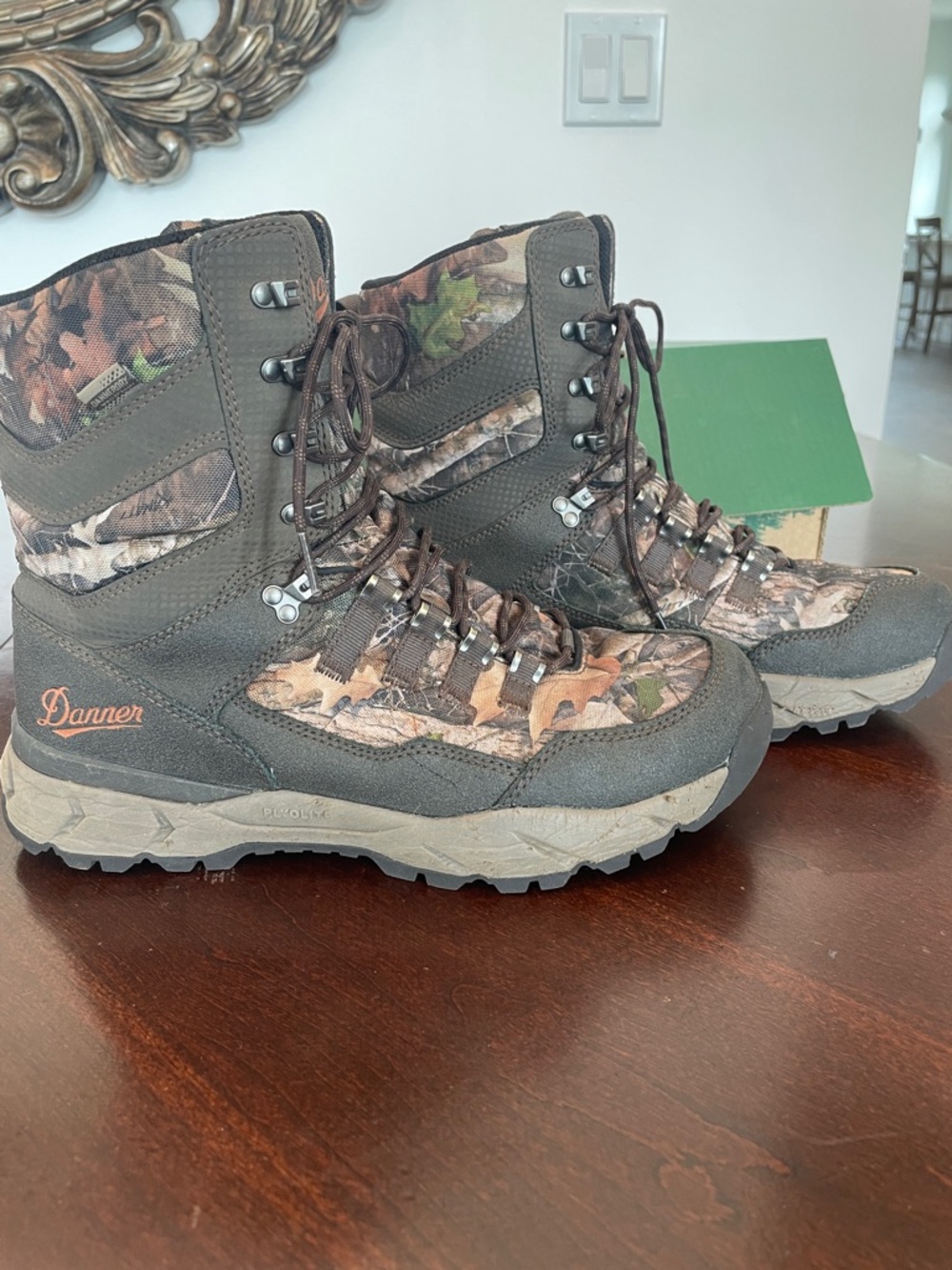 Danner DryVital 8” High True Timber Kanati Waterproof Camo Hunting Boots. GUC